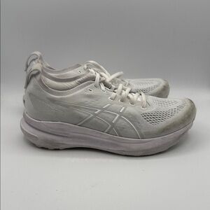 CLEARANCE 39.00 ASICS GEL-KAYANO 31 Women's 9 White Athletic Sneakers C1